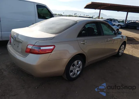 2007 Toyota Camry Le z USA, uszkodzony, nr VIN 4T1BE46K97U068192